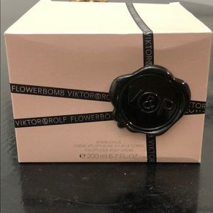 Viktor & Rolf Flowerbomb Body Creme